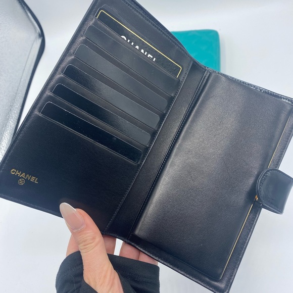 Vintage Chanel wallet 24k gold hardware *RARE* - Picture 2 of 15